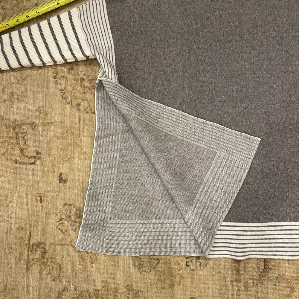 Stylish Poncho With Side Slits. One Size. - image 6